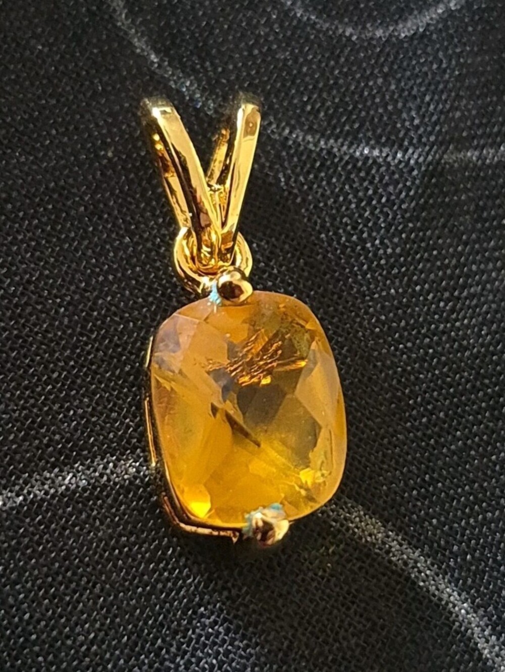 Vintage Joan Rivers Golden "Citrine" Solitaire Pendant 🌟